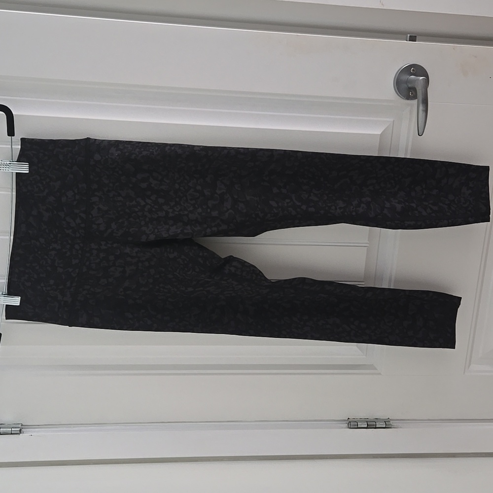 Luluemon Wunder Train Highrise Leggings 25"